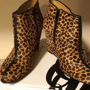 Woman’s booties Nine West